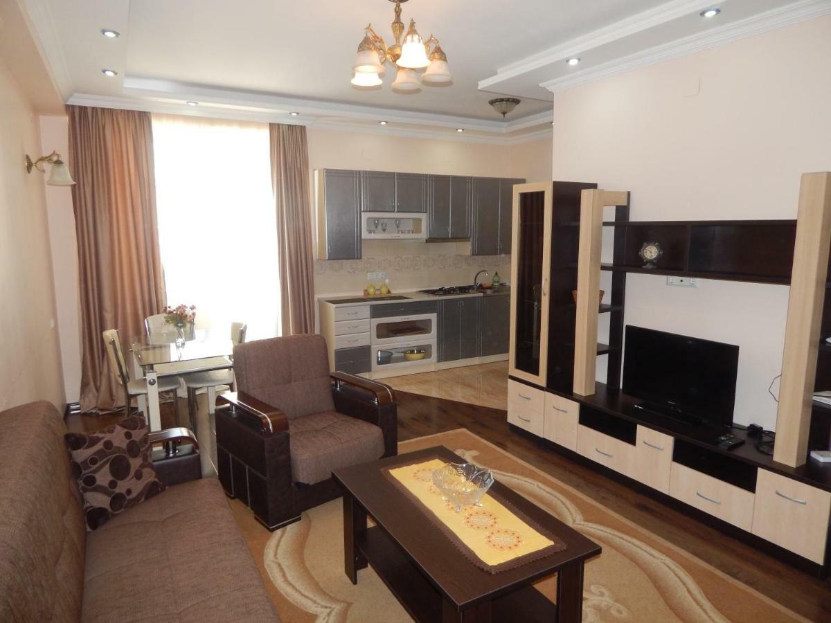 Apartment First Line From Sea Batumi Exterior photo