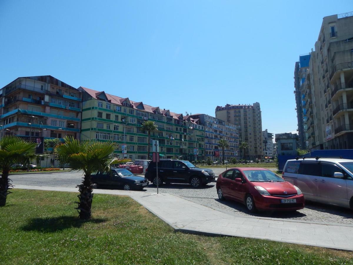 Apartment First Line From Sea Batumi Exterior photo