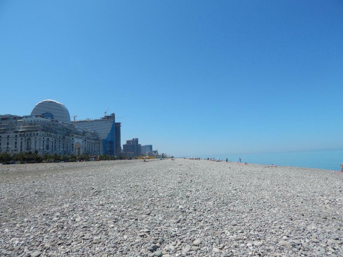 Apartment First Line From Sea Batumi Exterior photo