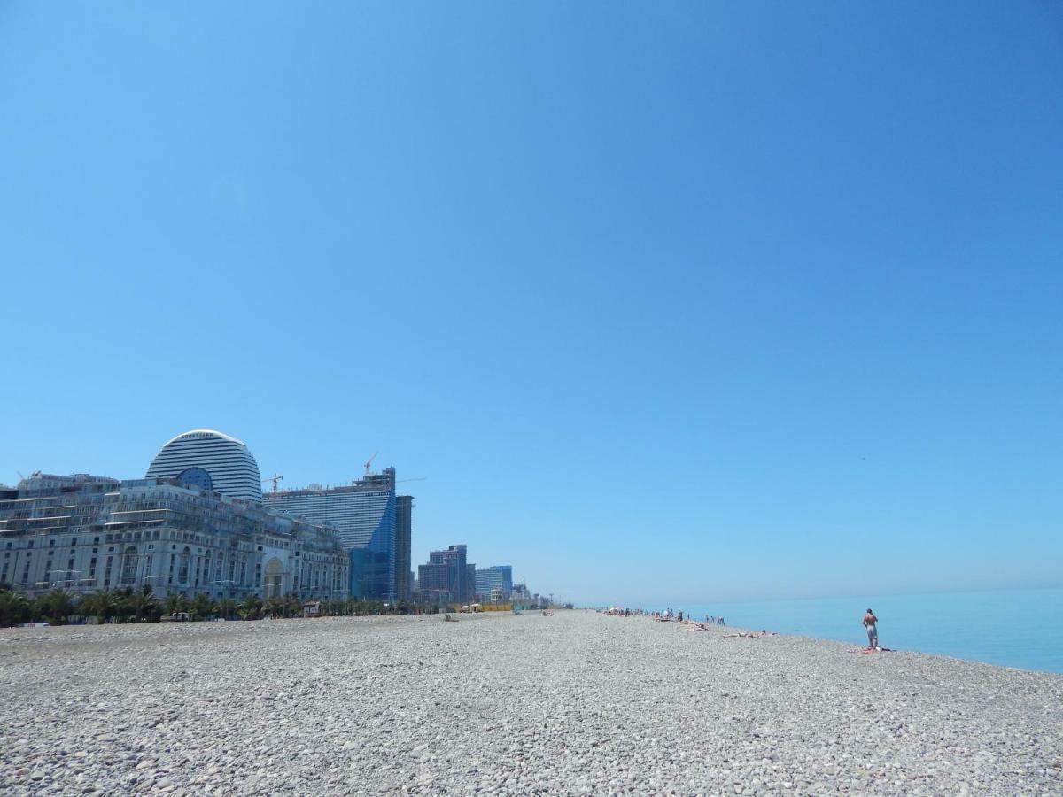 Apartment First Line From Sea Batumi Exterior photo